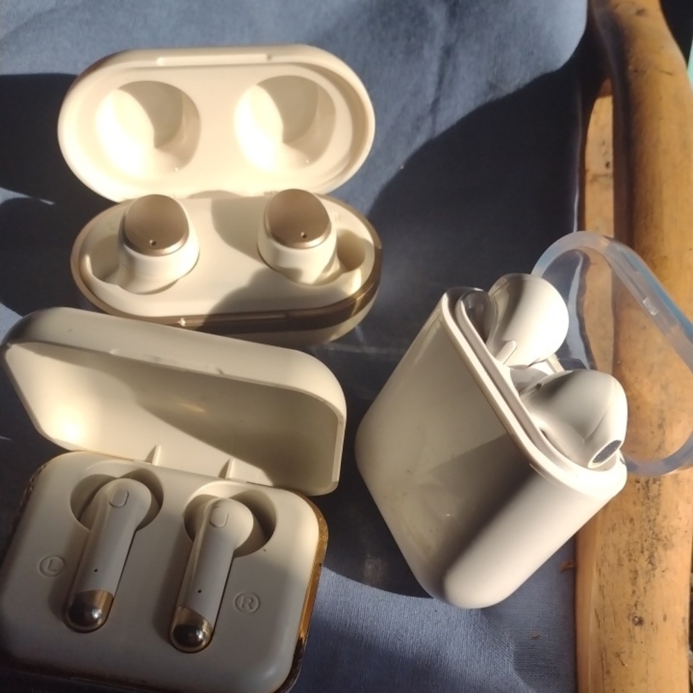 Wireless Earbuds (3)with Charging Cases - White